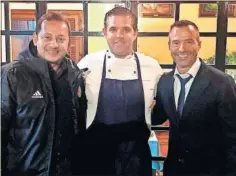  ??  ?? EN TAVELLA. Anil Murthy, Pedro Chirivella y Jorge Mendes.