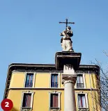  ??  ?? 2 In piazza De Angeli il monumento a Santa Maddalena