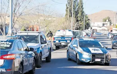  ?? ARCHIVO ORACIO CHÁVEZ ?? Tres hombres y dos mujeres policías, los que hicieron uso excesivo de fuerza