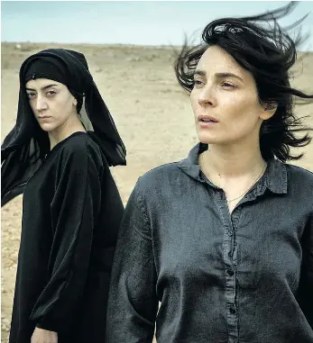  ?? Foto: Johan Paulin/SVT ?? Gizem Erdoga■ som Pervi■ och liette Opheim som Fatima.