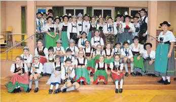  ?? FOTO: MANFRED FACKLER ?? Vier Vereine habe ihre Tänzer zum Schuhplatt­l-Wettbewerb in Biberach entsandt.
