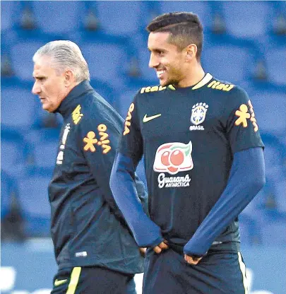  ??  ?? Titular do Paris Saint-Germain e da Seleção Brasileira, Marquinhos é um dos homens de confiança de Tite