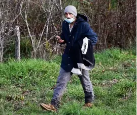  ?? (Photo archives AFP) ?? Fin 2020, Cédric Jubillar avait participé à des fouilles dans une forêt de Milhars, dans le Tarn.