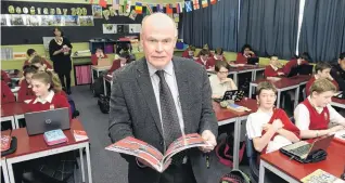  ?? PHOTO: GERARD O’BRIEN ?? Take two . . . Kaikorai Valley College deputy principal John Downes is about to have another go at retirement.