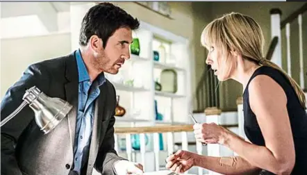  ??  ?? Do or die: Duncan Carlisle (Dylan McDermott) takes Dr Ellen Sanders’ (Toni Collette) family hostage and threatens to kill them if she doesn’t do what he says — kill the American president.