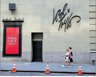 ?? AP ?? This Lord & Taylor store in New York was holding a closing sale in 2018. Le Tote, an e-commerce clothes rental subscripti­on company, is buying Lord & Taylor, which has struggled in recent years as more people shop online.