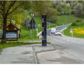  ?? ?? Ebenfalls häufig lösen die Blitzer am Ortsende von Söhnstette­n ...