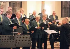  ?? FOTO: UWE MISERIUS ?? „Lieder zum Advent“präsentier­te in der alten Witzhelden­er Dorfkirche auch der MGV Herscheid.