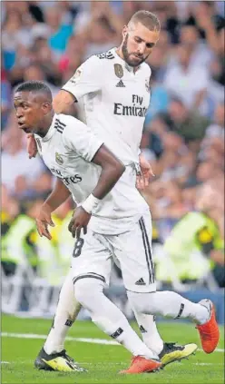  ??  ?? SUSTITUIDO. Lopetegui metió a Vinicius por el francés en el derbi.