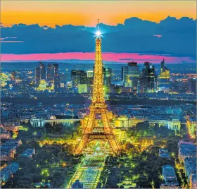  ?? ARCHIVO / EXPRESO ?? Emblema. A los pies de la torre estará el Estadio Torre Eiffel para 12.000 personas.