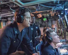  ?? ENGLISH/LIONSGATE JACK ?? Gerard Butler takes the helm in “Hunter Killer.”