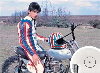  ??  ?? Stuntman Eddie Kidd and, inset, circled, he jumps 80ft across the River Blackwater viaduct at Maldon, Essex, in1979