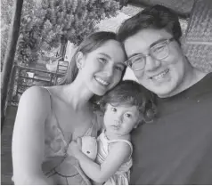  ?? ?? Luis Manzano and Jessy Mendiola with daughter Rosie