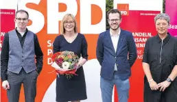  ?? BILD: Milena Schnell ?? Der frisch gewählte Vorstand des SPD-Unterbezir­ks Oldenburg-Stadt (von links): Stefan Gottschalk, Nicole Piechotta, Tom Schröder und Hanna Naber.