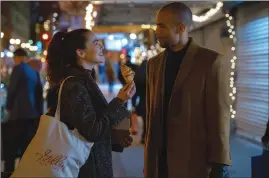  ?? ?? Zoey Deutch and Kendrick Sampson in “Something From Tiffany’s”