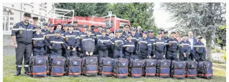  ??  ?? Trente-cinq élèves du collège Saint-François du Château des Vaux lors de leur première après-midi à la Sécurité civile. Le début d’un cycle d’un an pour devenir cadet.