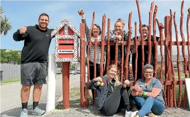  ?? JOHN BISSET/ STUFF ?? Preparing to host their first night market this Friday are (from left at back): Hami Goldsmith, Irene Edmond, Kyle Kellas and Leanne Taylor-Rose. At front are: Anna Buckingham and Julie Calder.