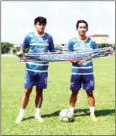  ?? AFP ?? Cambodia forward Keo Sokpheng (right) and former Boeung Ket defender Sok Sovann have signed for Visakha.