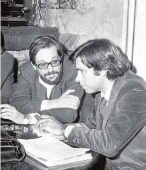 ?? // ABC ?? Javier Solana con Guerra,
Peces Barba, y Felipe
González en 1977