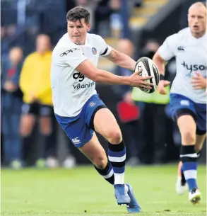  ??  ?? Freddie Burns on the ball in Edinburgh