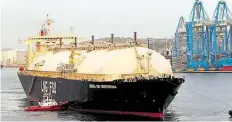  ?? DPA-BILD: AQUILINA ?? LNG-Tanker (wie hier in Malta) könnten bald auch in Wilhelmsha­ven zu sehen sein.