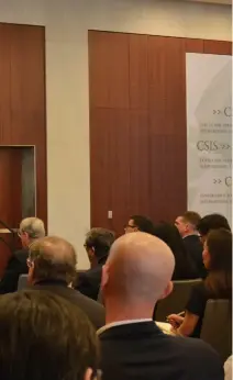  ??  ?? 2016 年 4 月 18日，人大重阳与美国智库C­SIS 合作在华盛顿举办有关“一带一路”中美智库对话