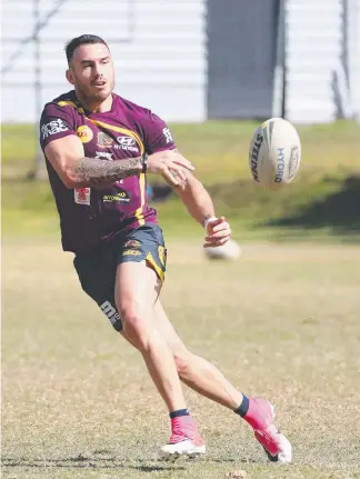  ?? Picture: PETER WALLIS ?? Darius Boyd training with the Broncos yesterday, raising hopes of a return.