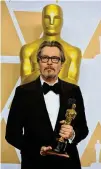  ?? SCOTT VARLEY / TNS ?? Gary Oldman poses backstage at the 90th Academy Awards, in Los Angeles, on March 4, 2018.