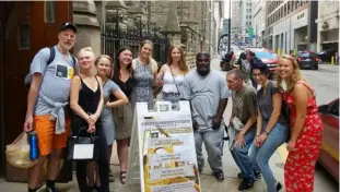  ?? Submitted photo ?? Volunteers with the Mobile Thriving Respite, which offers social opportunit­ies for people staying at homeless shelters, at the back door of the First Presbyteri­an Church of Pittsburgh, Oliver Avenue, Downtown.