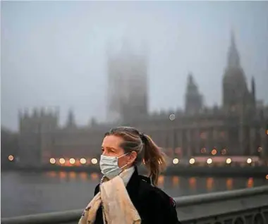  ?? Foto: AFP ?? London im Nebel: Gibt es ein Happy End oder aber ein Desaster in Sachen Brexit? Das werden die kommenden Tage zeigen.