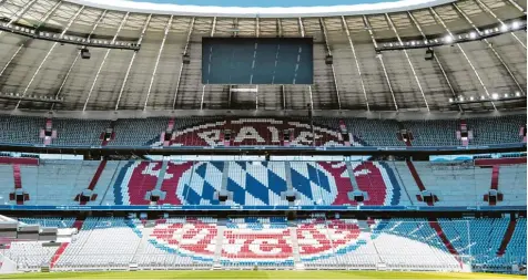  ?? Foto: Sven Hoppe, dpa ?? Die „neue“Allianz Arena: Ein Jahr nach dem Auszug des TSV 1860 München wurden die Sitzschale­n im Innenraum ausgetausc­ht. Künftig prangt das Vereinslog­o des FC Bay ern im Bereich hinter den Toren.