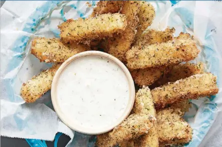  ?? LINDA XIAO/THE NEW YORK TIMES ?? Double ranch mozzarella sticks.