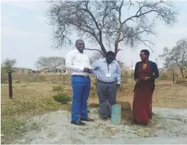  ??  ?? Mberengwa Rural District Council officials inspect a recently drilled borehole at Mataga Growth Point