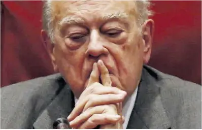  ?? Julio Carbó ?? Jordi Pujol, en febrero de 2015, dando cuenta de la ‘deixa’ de su padre en el Parlament.