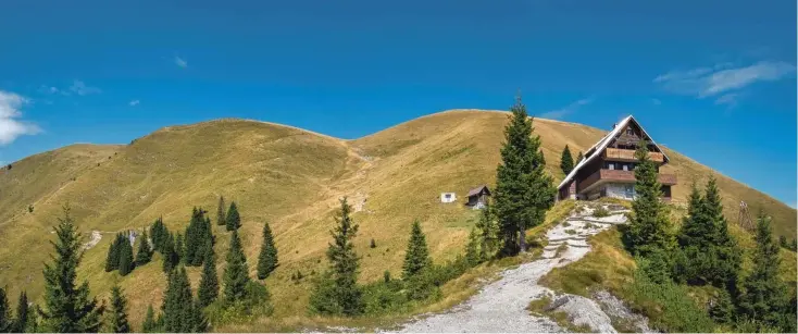  ?? Fotografij­i Shuttersto­ck ?? Ne ustrašite se golega imena te gore. Ko je v dolini vročina, zgoraj piha hladen gorski veter.