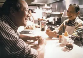  ?? Courtesy Chung family ?? Henry Chung (left), who opened Hunan Restaurant with his wife, Diana, in 1974, speaks with one of the restaurant’s original cooks, Song Ding Guan Xue.