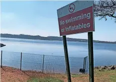  ?? ?? Visitors to Foremark Reservoir tried to swim there, despite it being a health hazard due to its algal ‘broth’