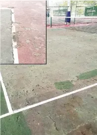  ??  ?? KEADAAN permukaan gelanggang di Pusat Tenis, KSKK di Likas yang perlu diperbahar­ui segera.