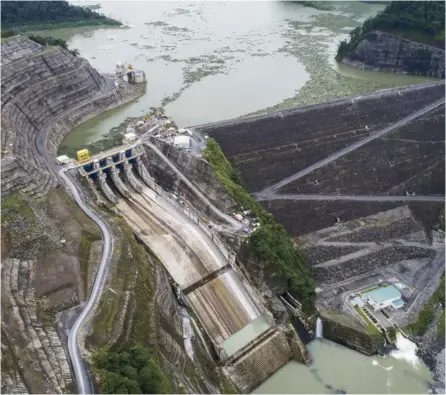  ?? ALEJANDRO GAMBOA ?? El volumen del embalse Reventazón le permite generar luz a lo largo de tres meses.