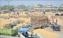  ?? SAMEER SEHGAL/HT ?? In the first three days of the procuremen­t season, 17,890 tonne of paddy had arrived, most of it in the mandis of Khanna, Patiala, Sangrur and Amritsar.