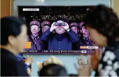  ?? AP ?? Mediale Präsenz: Kim Jong-un hält an seinen Raketentes­ts fest.
