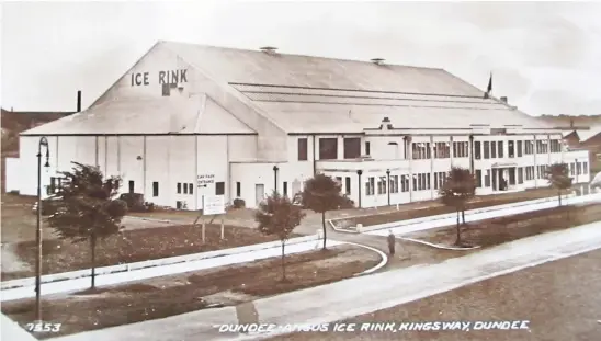  ?? ?? A 1938 postcard of the finished ice rink in Dundee, possibly taken from the railway bridge that crossed the Kingsway carrying the line to Blairgowri­e, supplied by Jim Howie. See story top left.