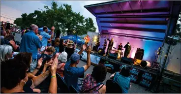  ?? HERALD FILE PHOTO ?? Audience members applaud a performanc­e by Shakura S’Aida at the 2018 Wide Skies Festival.