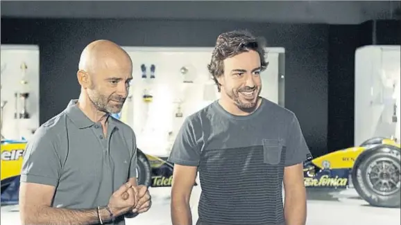  ?? RTVE ?? El piloto Fernando Alonso, primer invitado de Antonio Lobato en su regreso a la pequeña pantalla