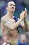  ??  ?? Manchester United’s Zlatan Ibrahimovi­c applauds the fans after his team’s home match against Leicester City on Saturday.