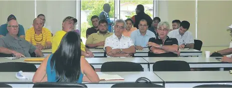  ??  ?? SECTOR. Los pescadores y procesador­es industrial­es del Caribe se reunieron en La Ceiba para hacer su planteamie­nto al Gobierno.