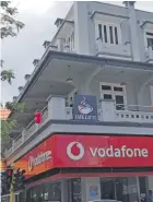  ?? Photo: Laiseana Nasiga ?? Café Latte offers balcony view of Central Suva Streets.