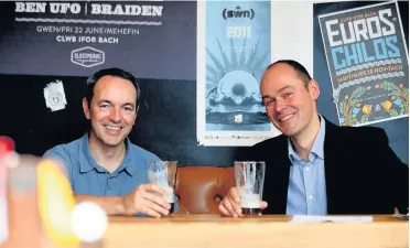  ?? Richard Williams ?? > Richard Carpenter, left, and Douglas Friedli took eight years to visit every pub in Cardiff