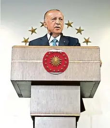  ?? Foto: ČTK ?? Vyhrál jsem Všechny hlasy sice nebyly ještě sečteny, ale Erdogan se ve své rezidenci v Istanbulu prohlásil vítězem voleb.