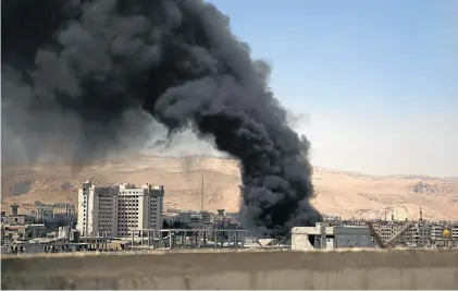  ?? AFP ?? Ataque. Los bombardeos de la coalición contra las fuerzas del ISIS se intensific­aron en los últimos días.